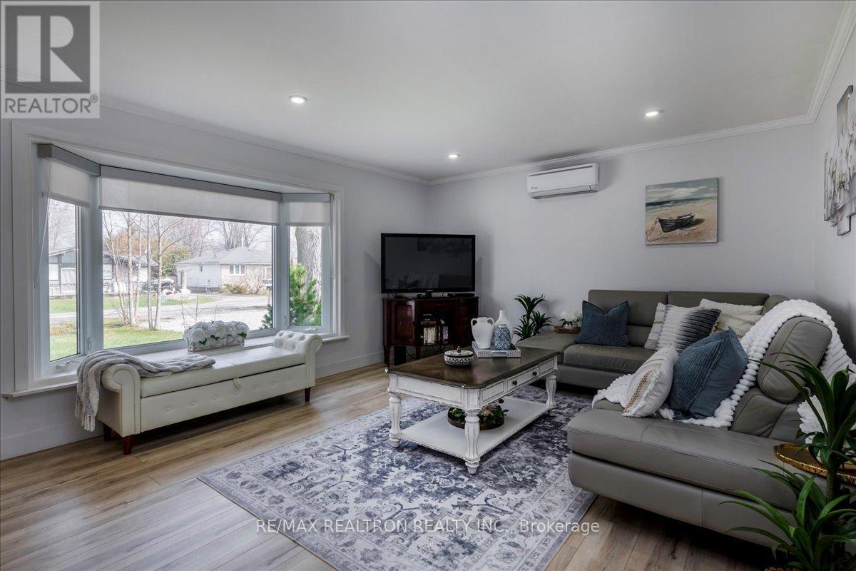 1129 Lindy Lane, Innisfil, Ontario  L0L 1R0 - Photo 6 - N13019610