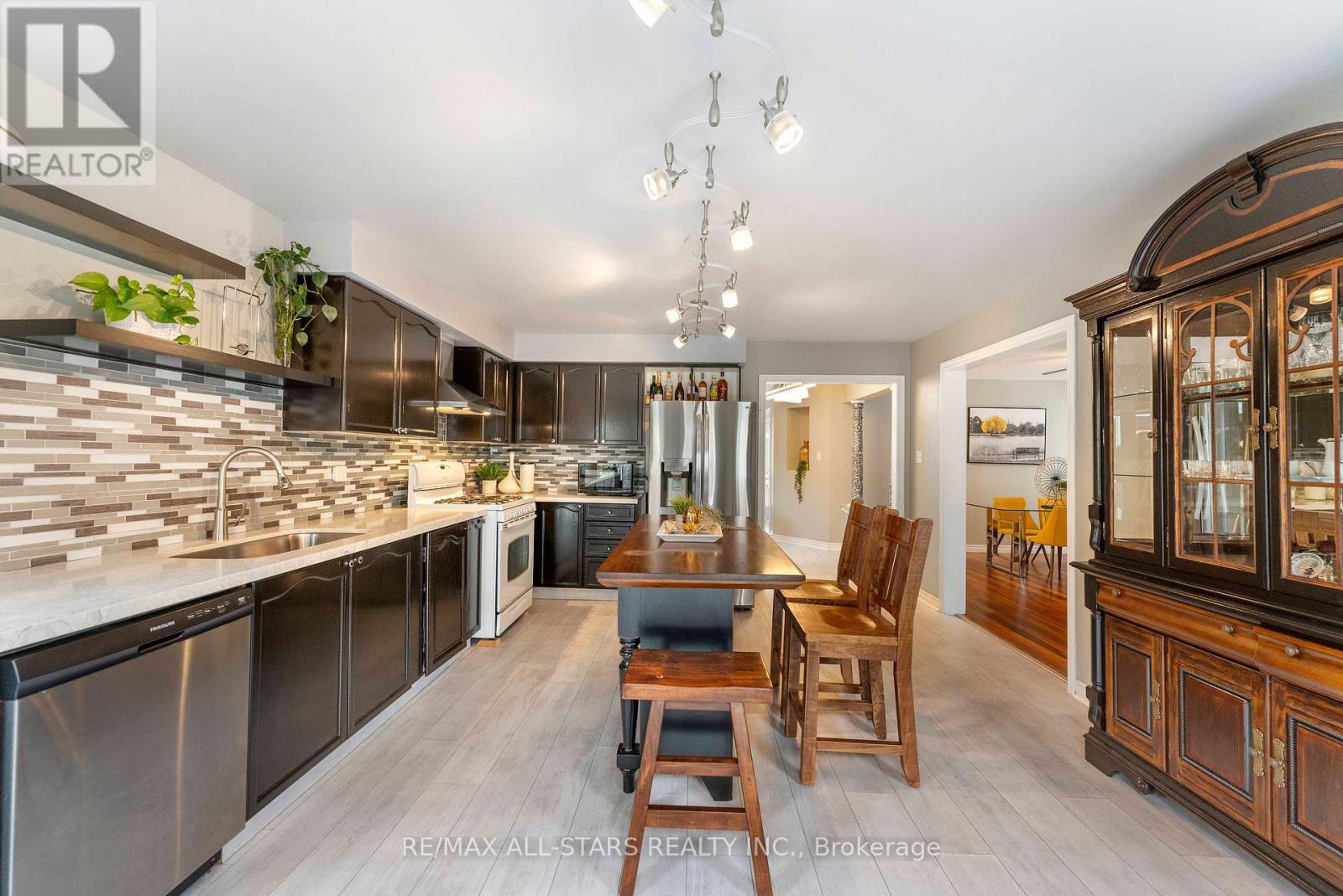 18 Reddenhurst Crescent, Georgina (Keswick South), Ontario  L4P 4G1 - Photo 9 - N13019648