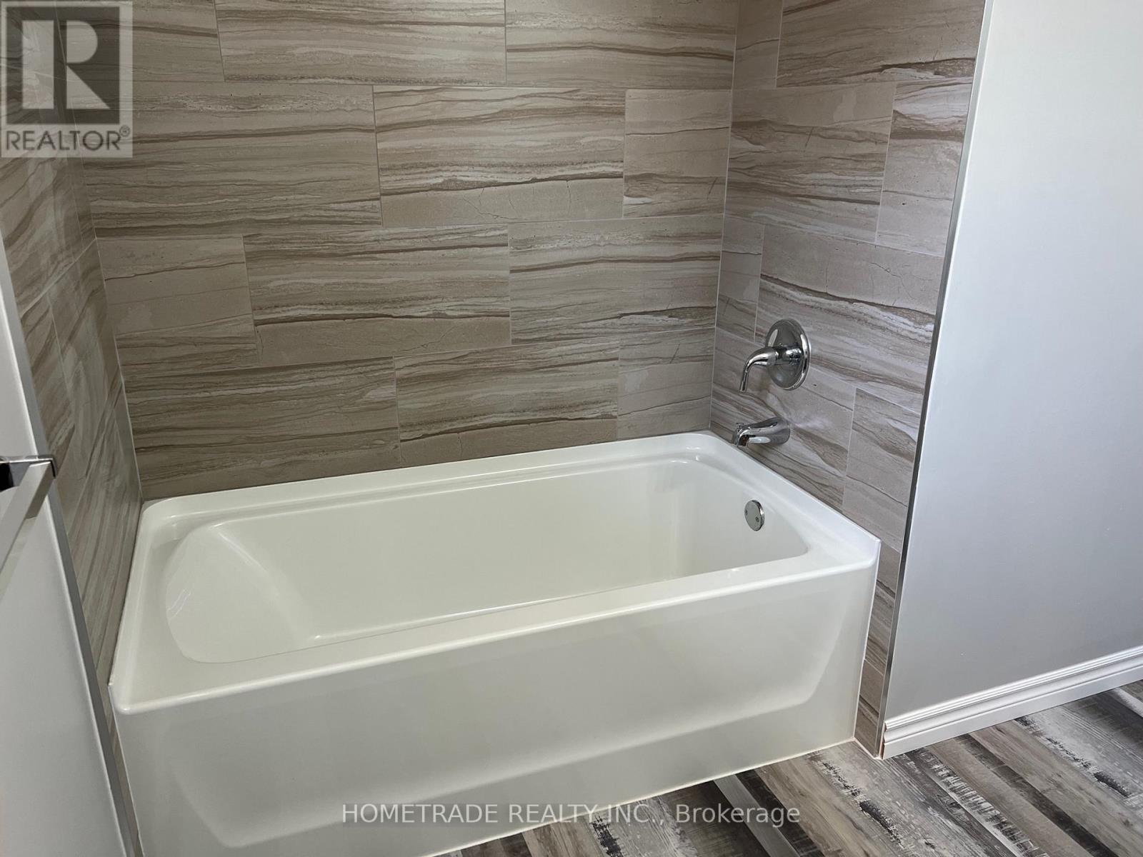 Main Floor, Unit1 - 206 Little Avenue, Barrie, Ontario  L4N 6L1 - Photo 9 - S13019656