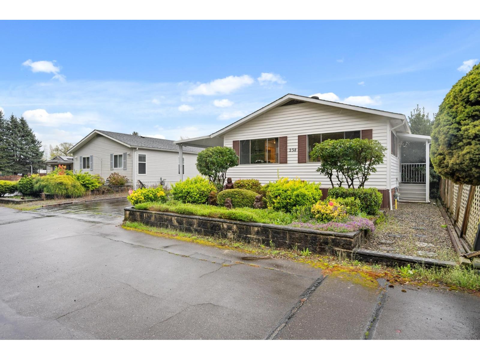 238 27111 0 Avenue, Langley, British Columbia  V4W 2T3 - Photo 33 - R3113202