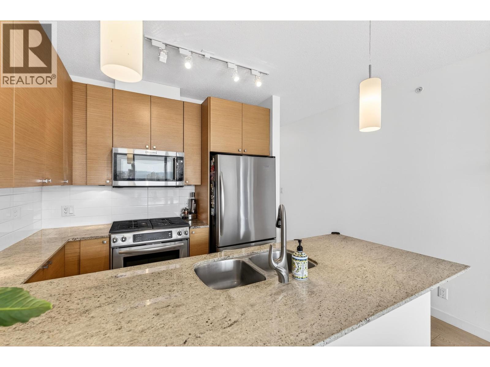 2209 110 Brew Street, Port Moody, British Columbia  V3H 0E4 - Photo 3 - R3112100