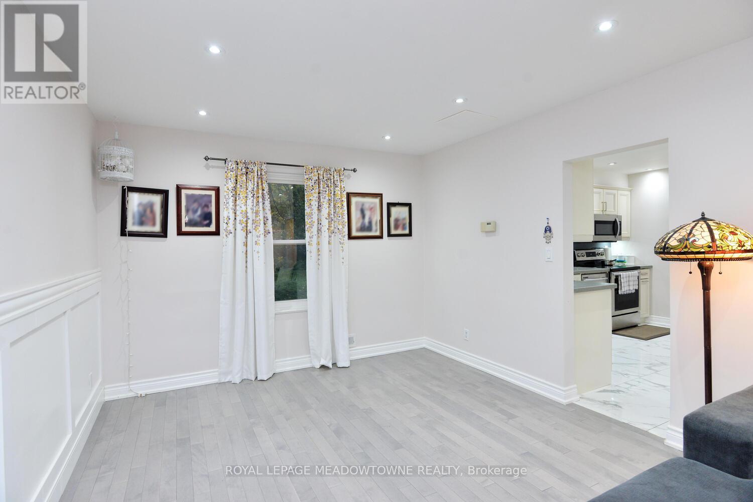 825 North Service Road, Mississauga, Ontario  L4Y 1A2 - Photo 11 - W13019542