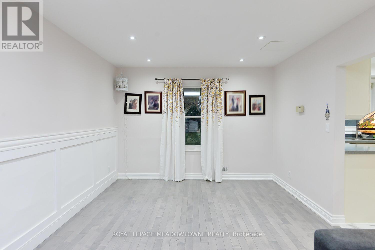 825 North Service Road, Mississauga, Ontario  L4Y 1A2 - Photo 12 - W13019542