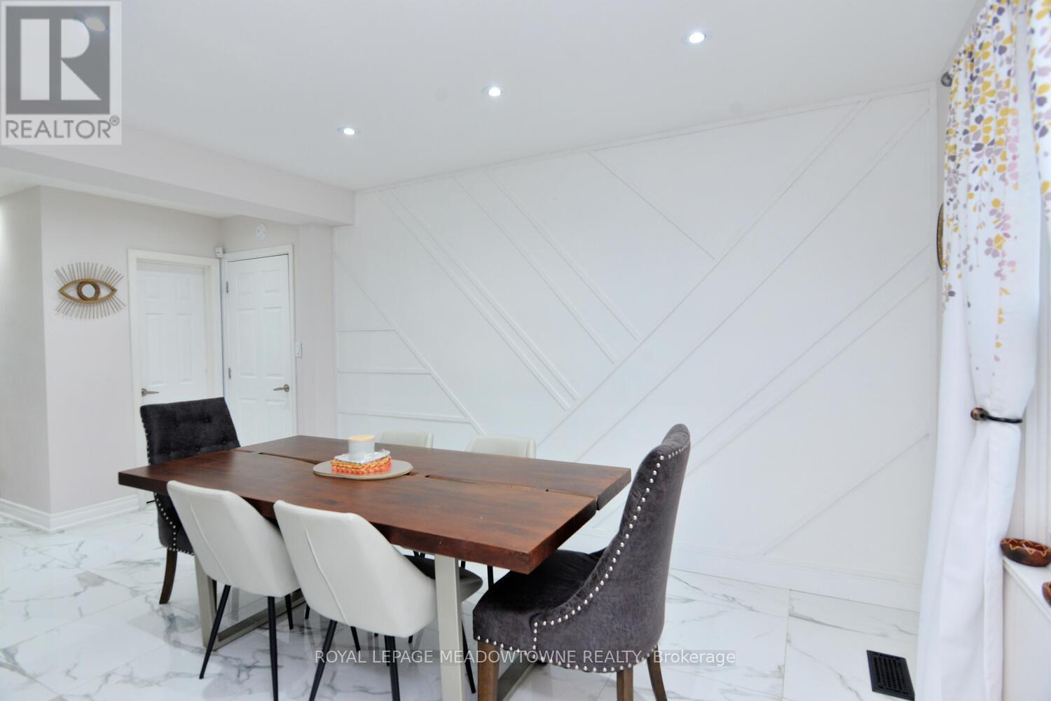 825 North Service Road, Mississauga, Ontario  L4Y 1A2 - Photo 15 - W13019542