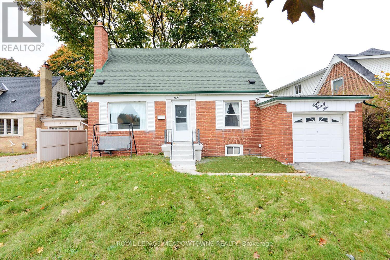 825 North Service Road, Mississauga, Ontario  L4Y 1A2 - Photo 2 - W13019542