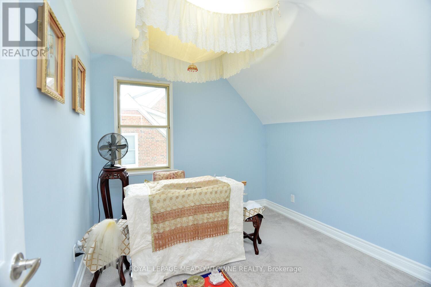 825 North Service Road, Mississauga, Ontario  L4Y 1A2 - Photo 28 - W13019542