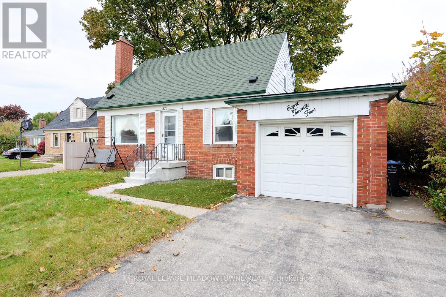 825 North Service Road, Mississauga, Ontario  L4Y 1A2 - Photo 3 - W13019542