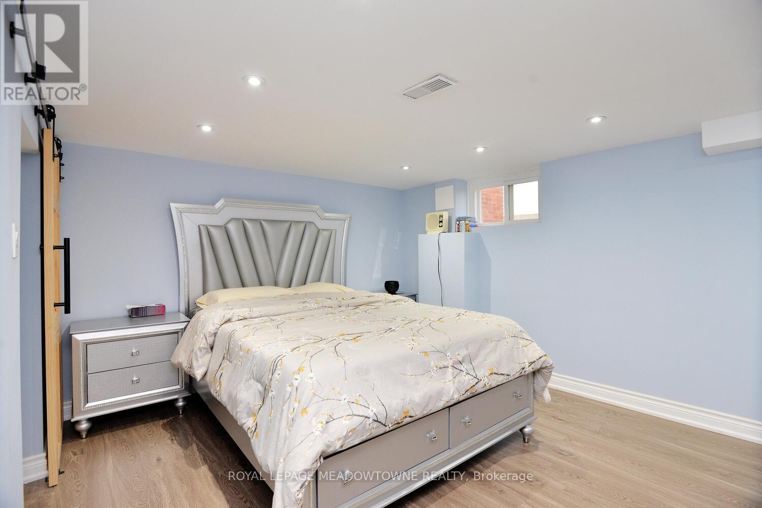 825 North Service Road, Mississauga, Ontario  L4Y 1A2 - Photo 34 - W13019542