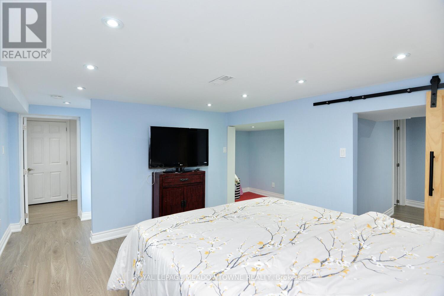 825 North Service Road, Mississauga, Ontario  L4Y 1A2 - Photo 39 - W13019542