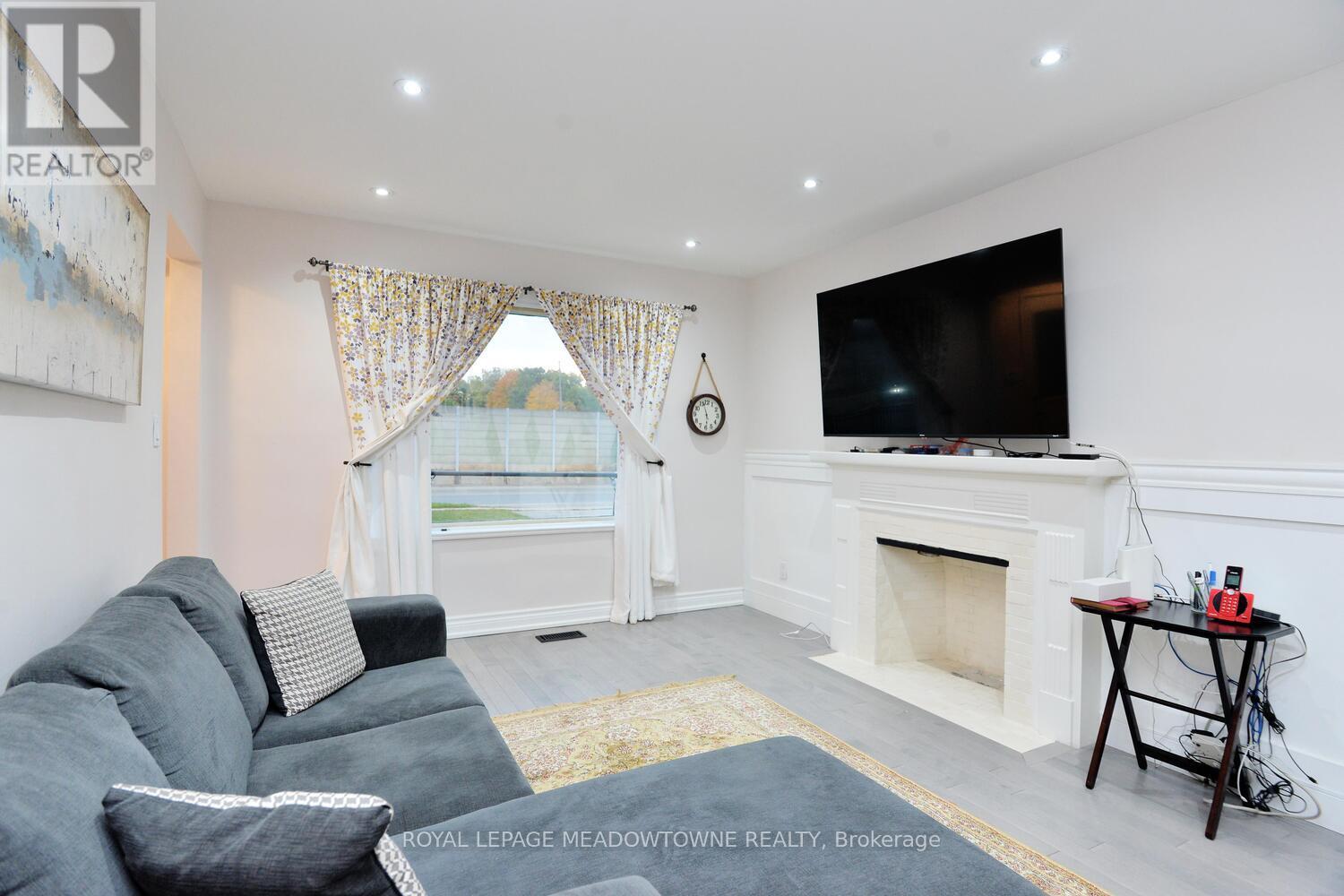 825 North Service Road, Mississauga, Ontario  L4Y 1A2 - Photo 8 - W13019542