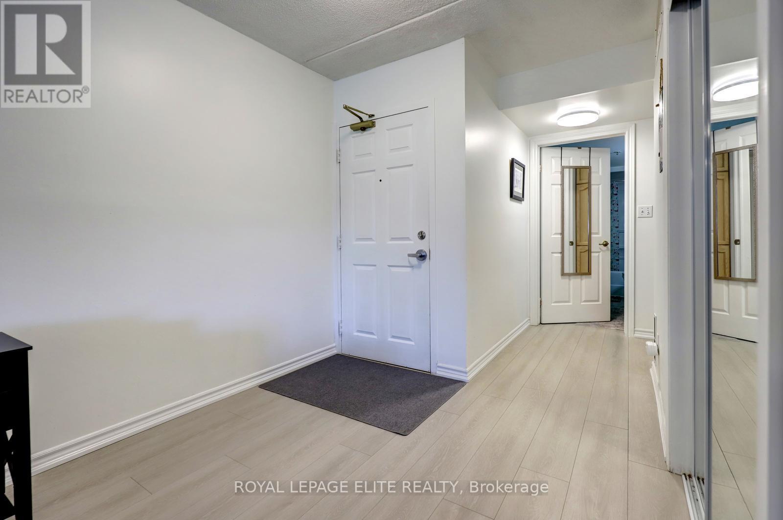 111 - 1480 Bishops Gate, Oakville, Ontario  L6M 4N4 - Photo 5 - W13019568