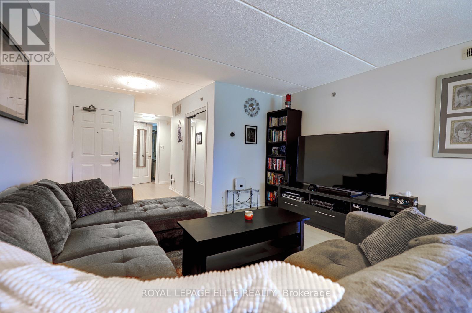 111 - 1480 Bishops Gate, Oakville, Ontario  L6M 4N4 - Photo 9 - W13019568