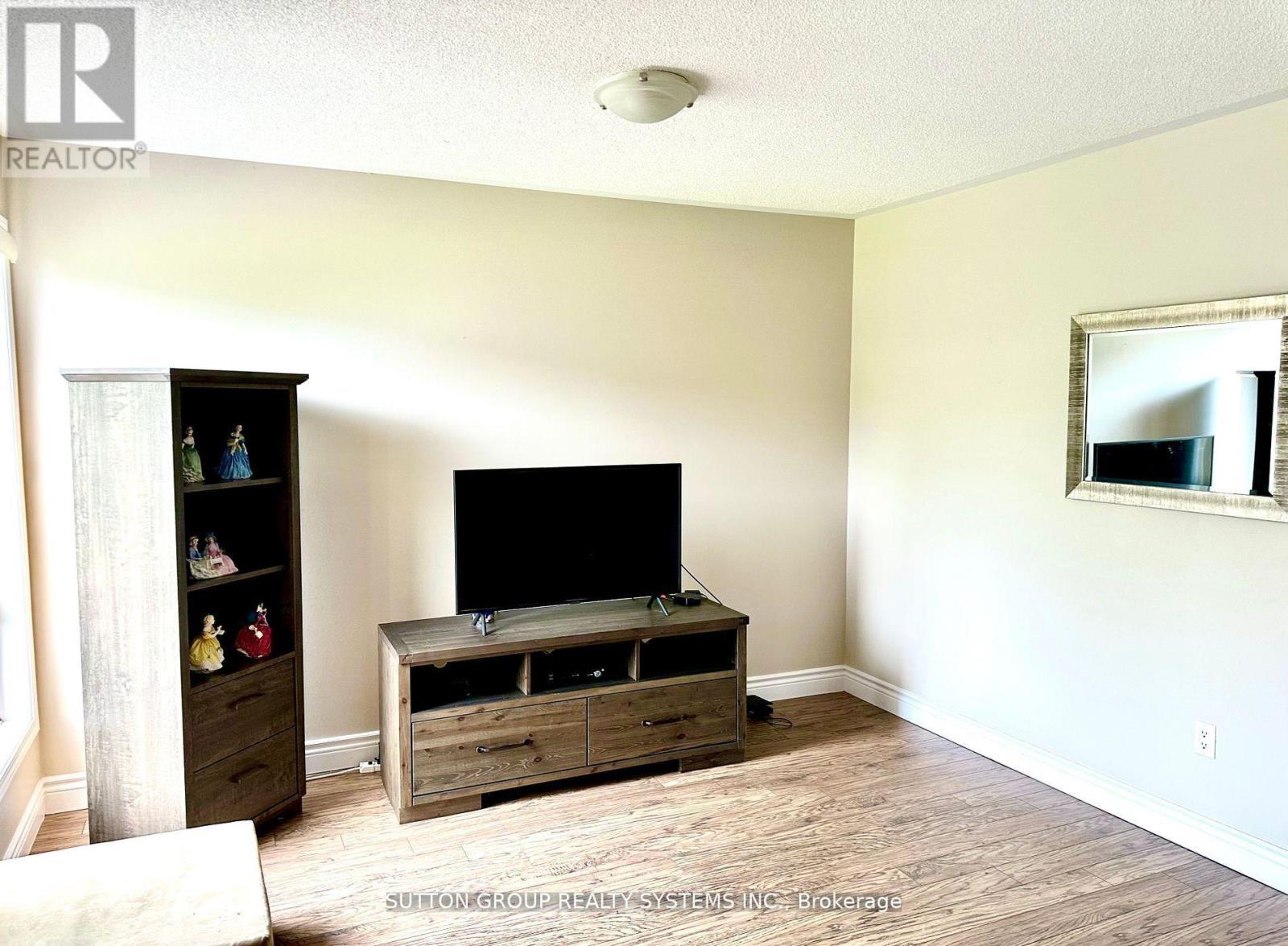 2467 Springforest Drive, Oakville, Ontario  L6M 0A2 - Photo 7 - W13019602