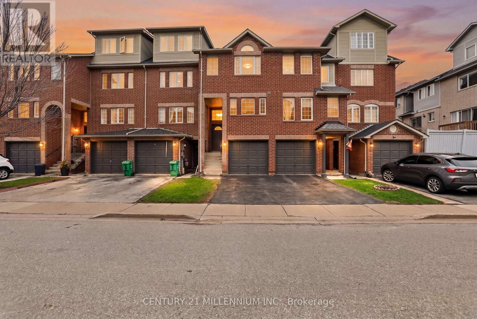 97 - 97 SPADINA ROAD, Brampton, Ontario