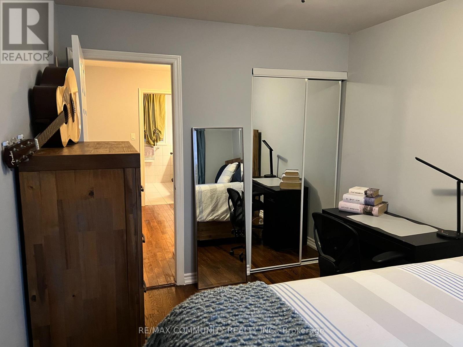 37 Vodden Court, Brampton, Ontario  L6V 2V7 - Photo 8 - W13019636