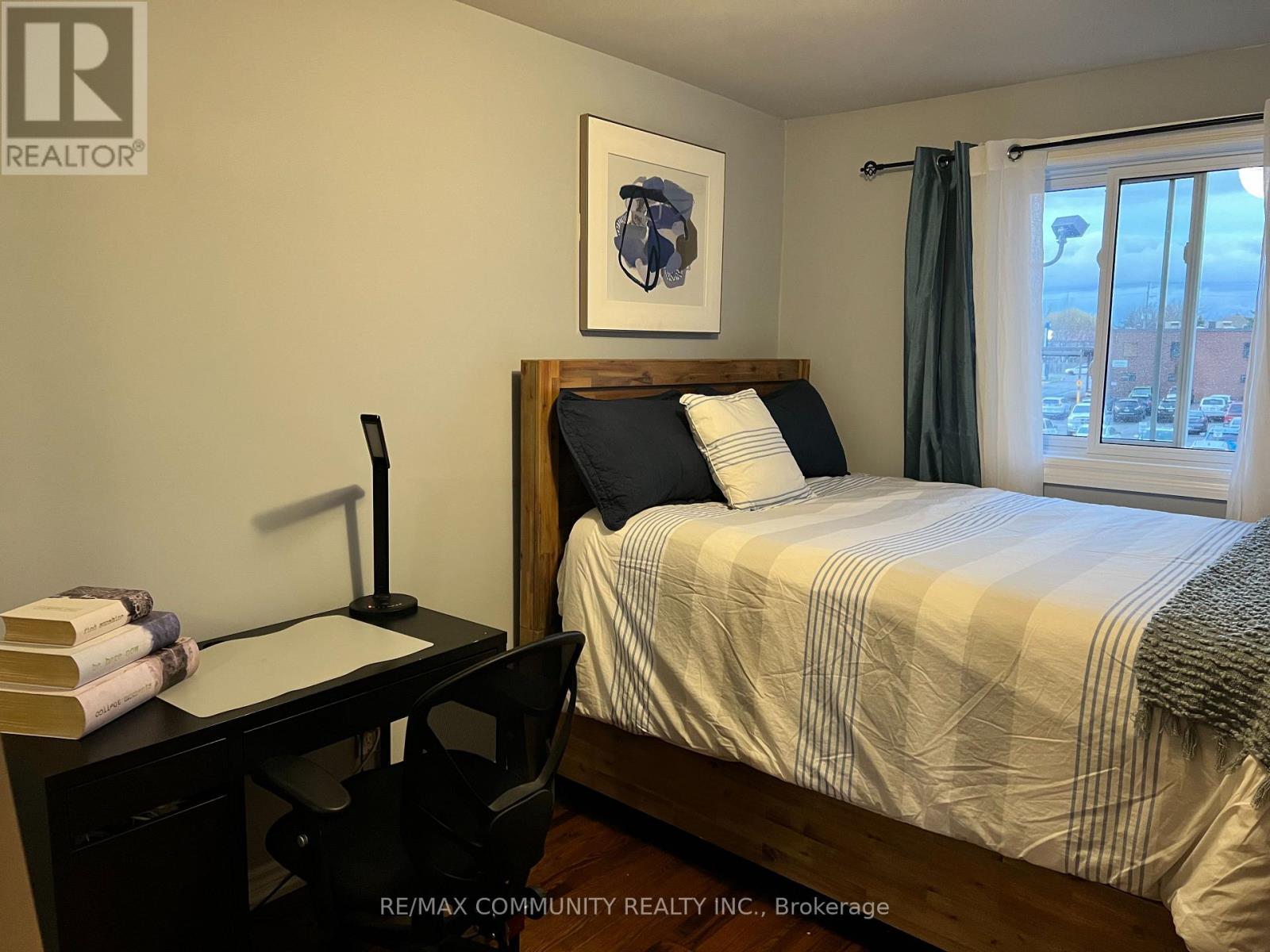 37 Vodden Court, Brampton, Ontario  L6V 2V7 - Photo 9 - W13019636