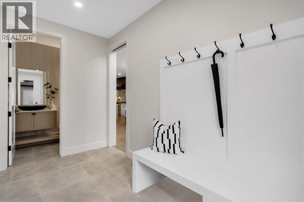 2118 Victoria Crescent Nw, Calgary, Alberta  T2M 4E3 - Photo 16 - A2293766