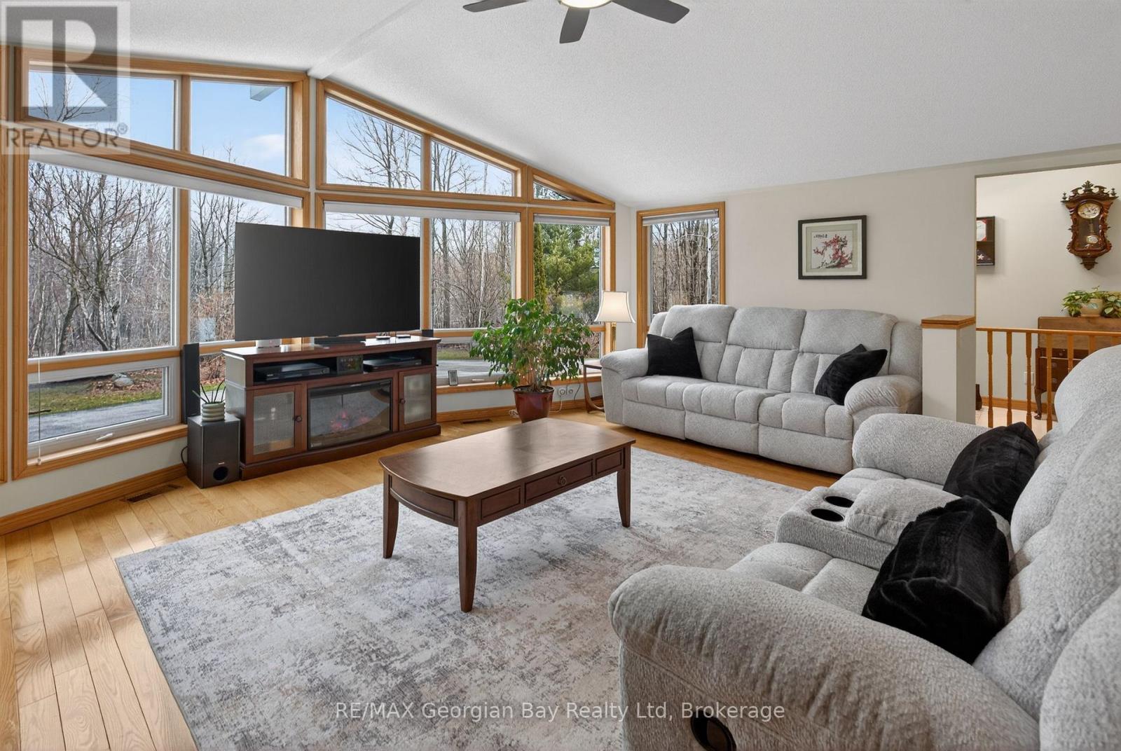 3 Oakdale Court, Penetanguishene, Ontario  L9M 2A5 - Photo 3 - S12840328