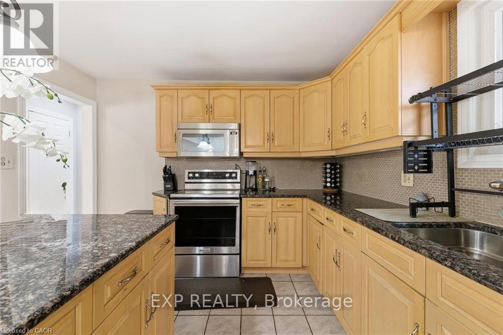 364 Roselawn Place, Waterloo, Ontario  N2L 5P1 - Photo 11 - X13019484