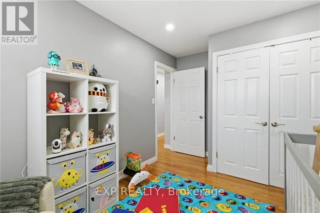 364 Roselawn Place, Waterloo, Ontario  N2L 5P1 - Photo 16 - X13019484