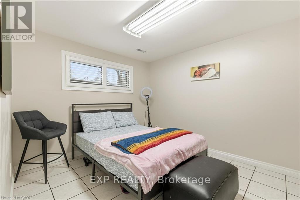 364 Roselawn Place, Waterloo, Ontario  N2L 5P1 - Photo 20 - X13019484