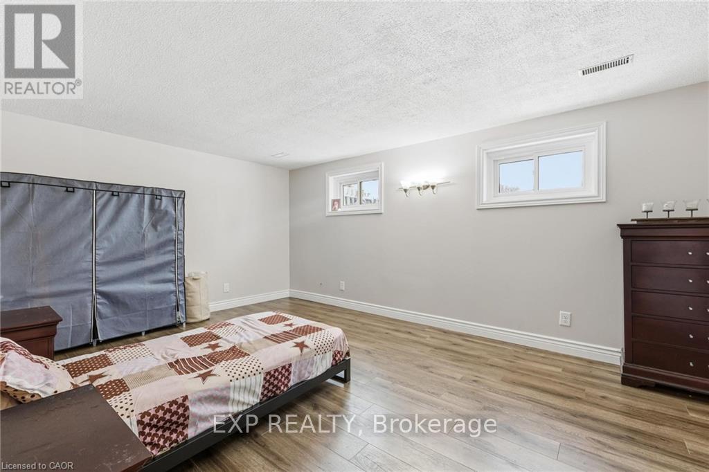 364 Roselawn Place, Waterloo, Ontario  N2L 5P1 - Photo 24 - X13019484
