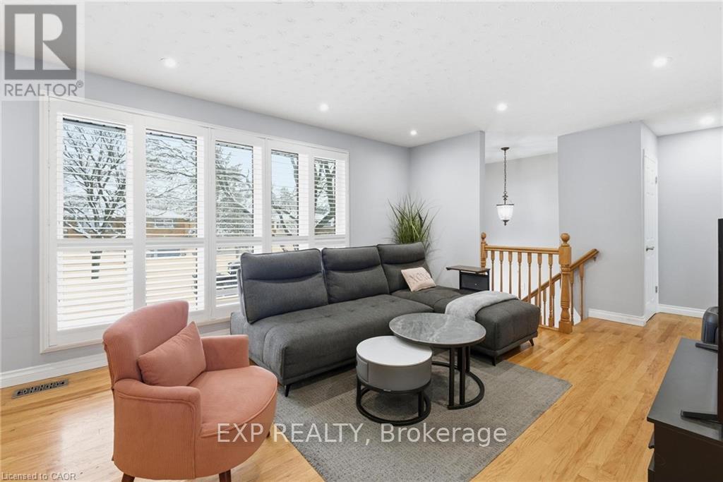 364 Roselawn Place, Waterloo, Ontario  N2L 5P1 - Photo 6 - X13019484