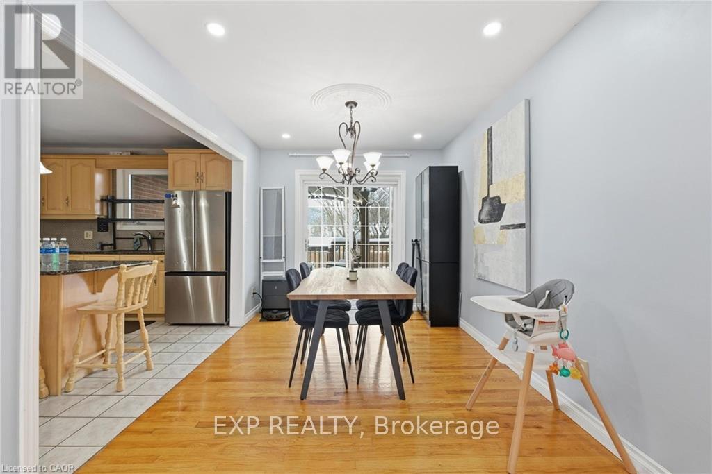 364 Roselawn Place, Waterloo, Ontario  N2L 5P1 - Photo 7 - X13019484