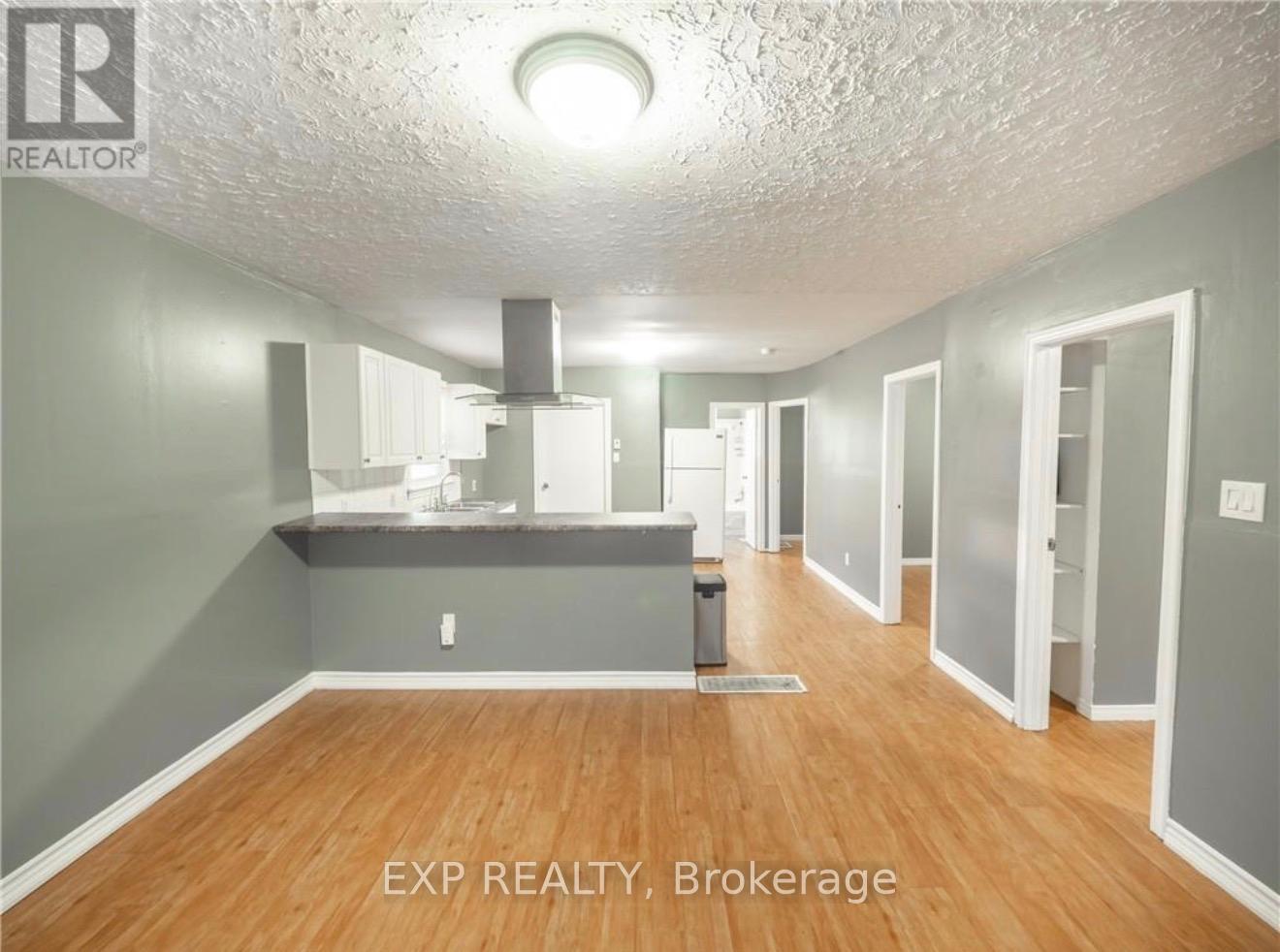 29 Rockwood Avenue, St. Catharines, Ontario  L2P 1E6 - Photo 5 - X13019530