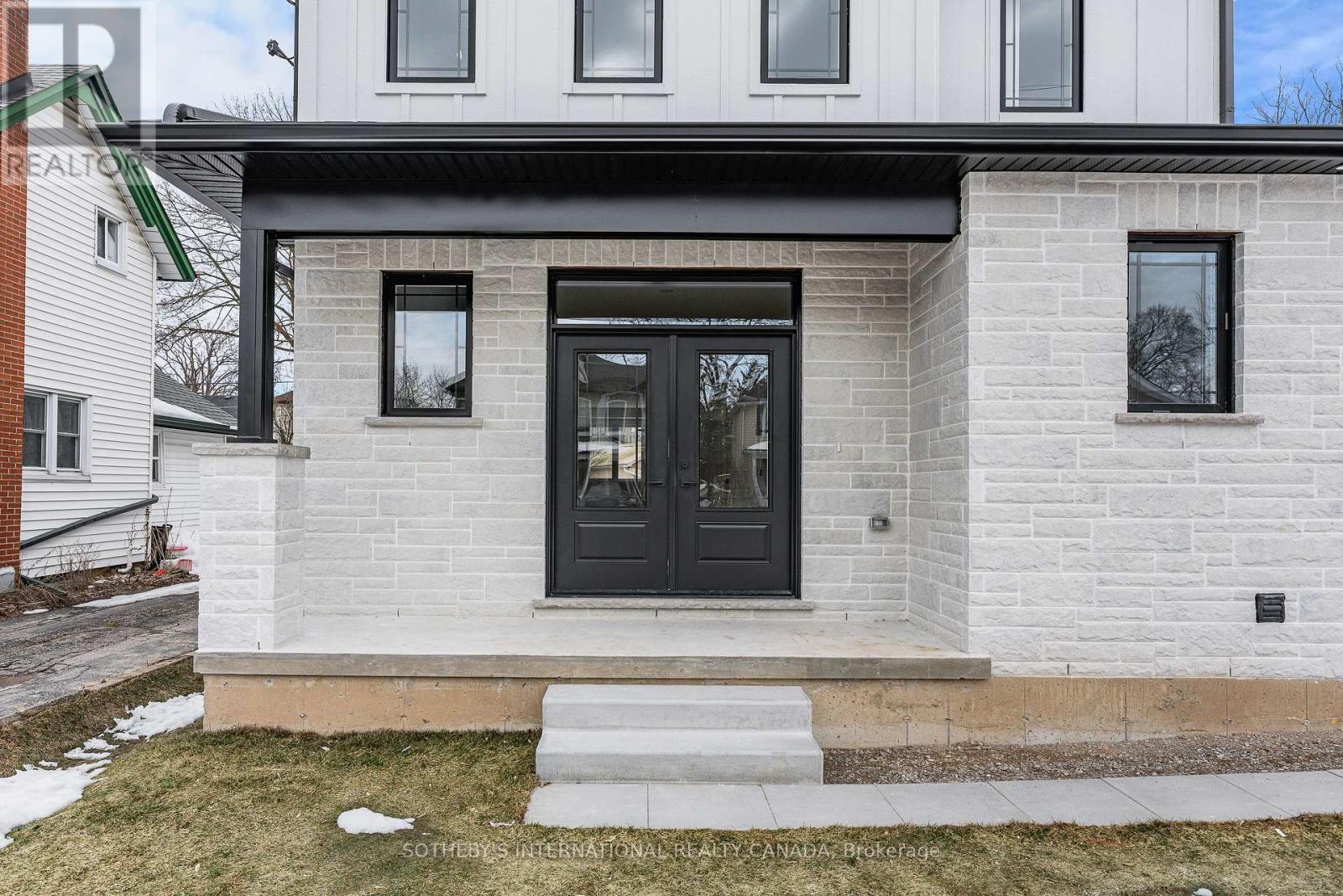 42 Rich Avenue, Cambridge, Ontario  N1R 2A5 - Photo 4 - X13019544