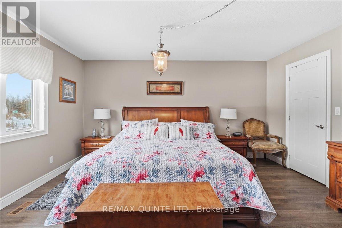 355 Mitchells Crossroad, Prince Edward County, Ontario  K0K 2T0 - Photo 21 - X12834248