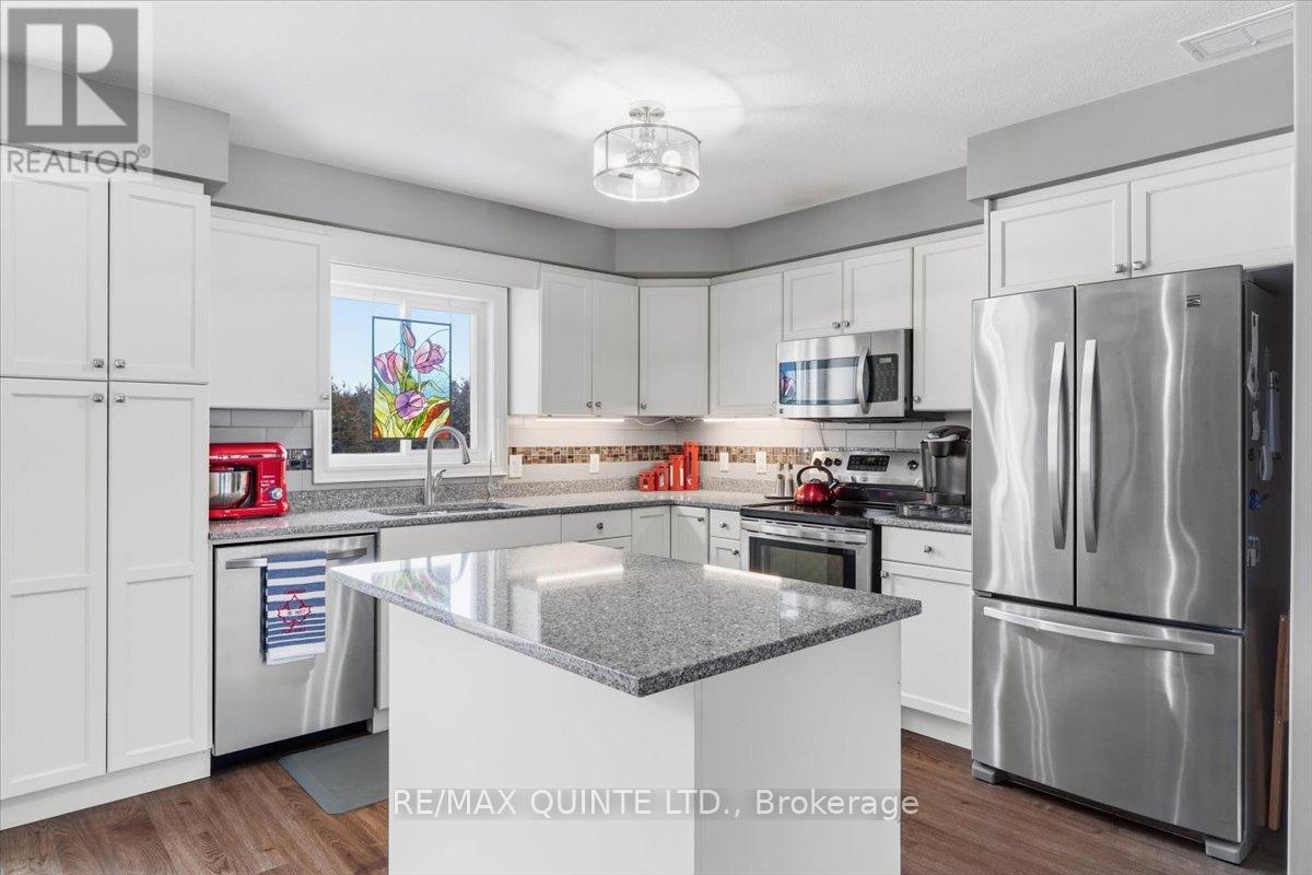 355 Mitchells Crossroad, Prince Edward County, Ontario  K0K 2T0 - Photo 14 - X12834248