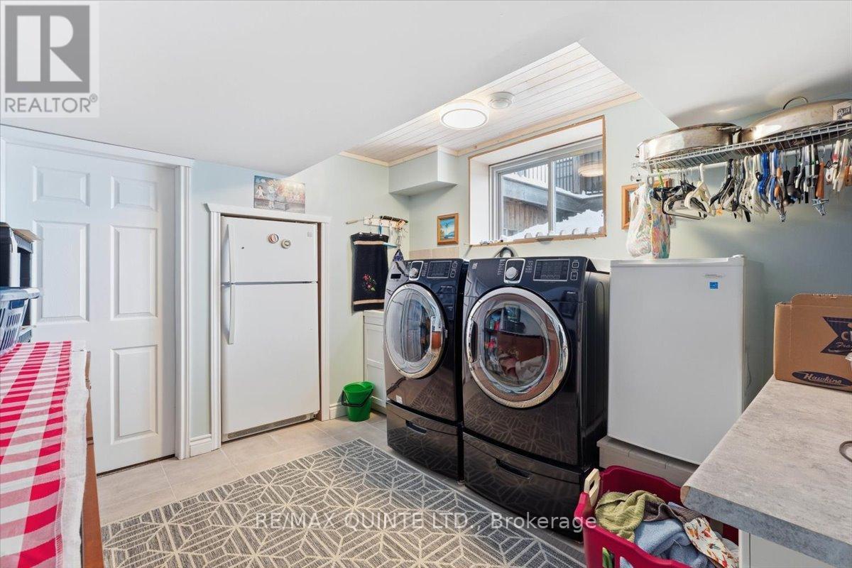 355 Mitchells Crossroad, Prince Edward County, Ontario  K0K 2T0 - Photo 32 - X12834248