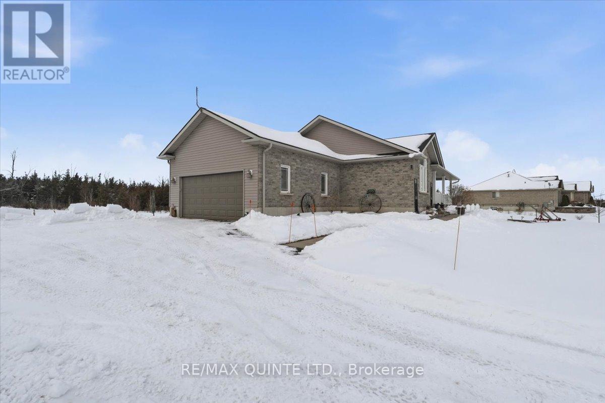 355 Mitchells Crossroad, Prince Edward County, Ontario  K0K 2T0 - Photo 5 - X12834248