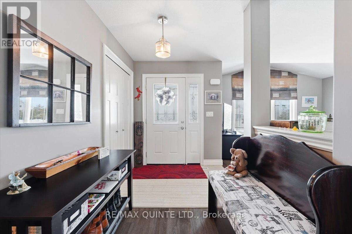 355 Mitchells Crossroad, Prince Edward County, Ontario  K0K 2T0 - Photo 7 - X12834248