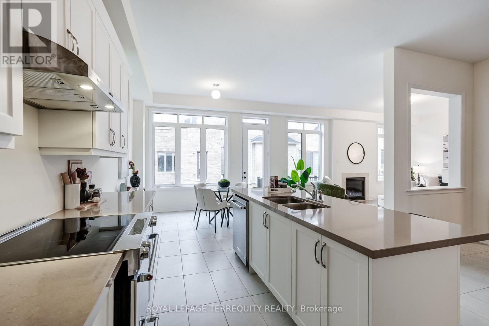 211 Fallharvest Way, Whitchurch-Stouffville, Ontario  L4A 5C2 - Photo 12 - N12480203