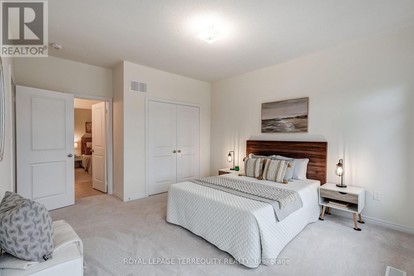 211 Fallharvest Way, Whitchurch-Stouffville, Ontario  L4A 5C2 - Photo 24 - N12480203