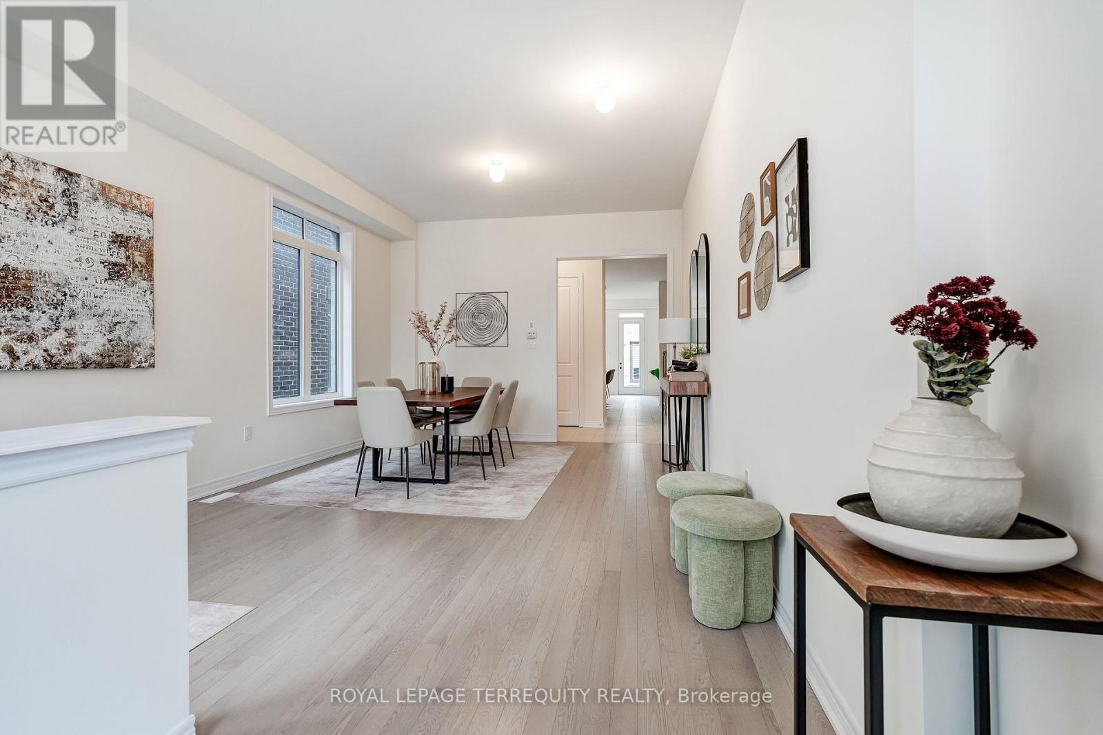 211 Fallharvest Way, Whitchurch-Stouffville, Ontario  L4A 5C2 - Photo 5 - N12480203