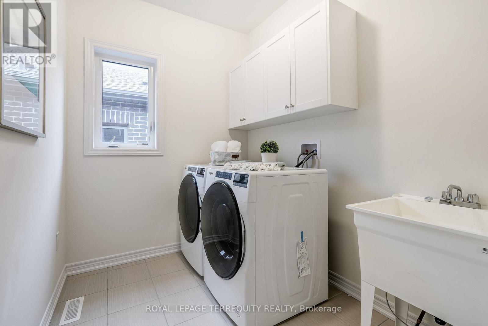 211 Fallharvest Way, Whitchurch-Stouffville, Ontario  L4A 5C2 - Photo 46 - N12480203