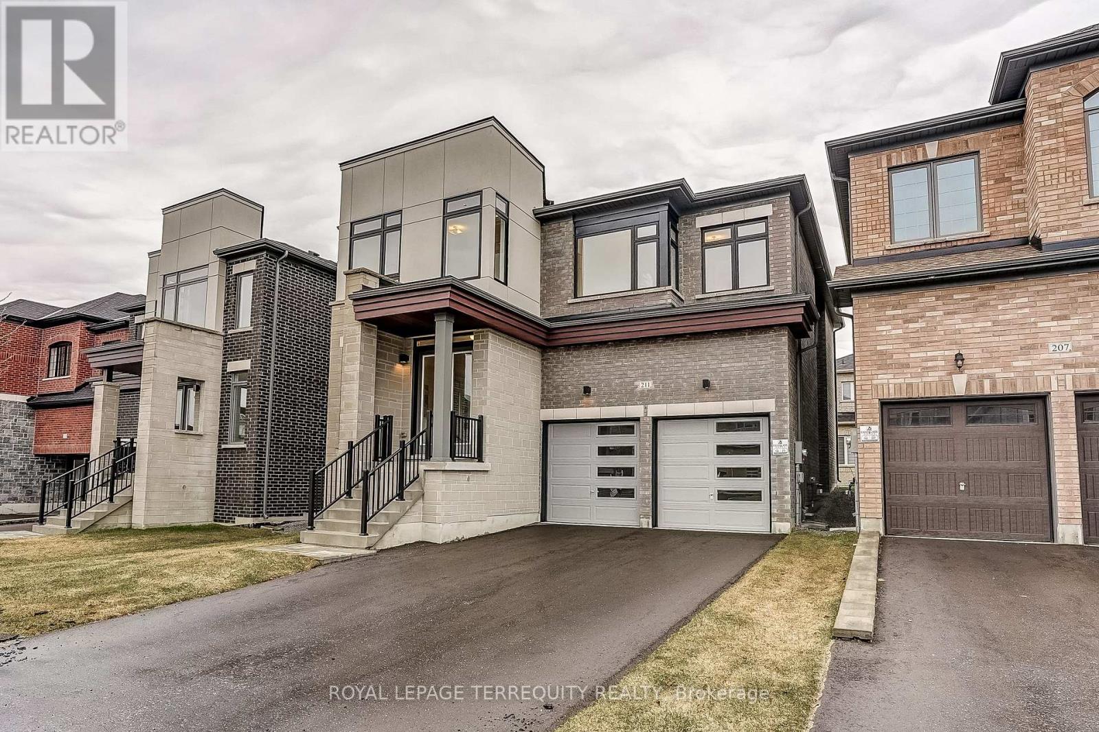 211 Fallharvest Way, Whitchurch-Stouffville, Ontario  L4A 5C2 - Photo 2 - N12480203