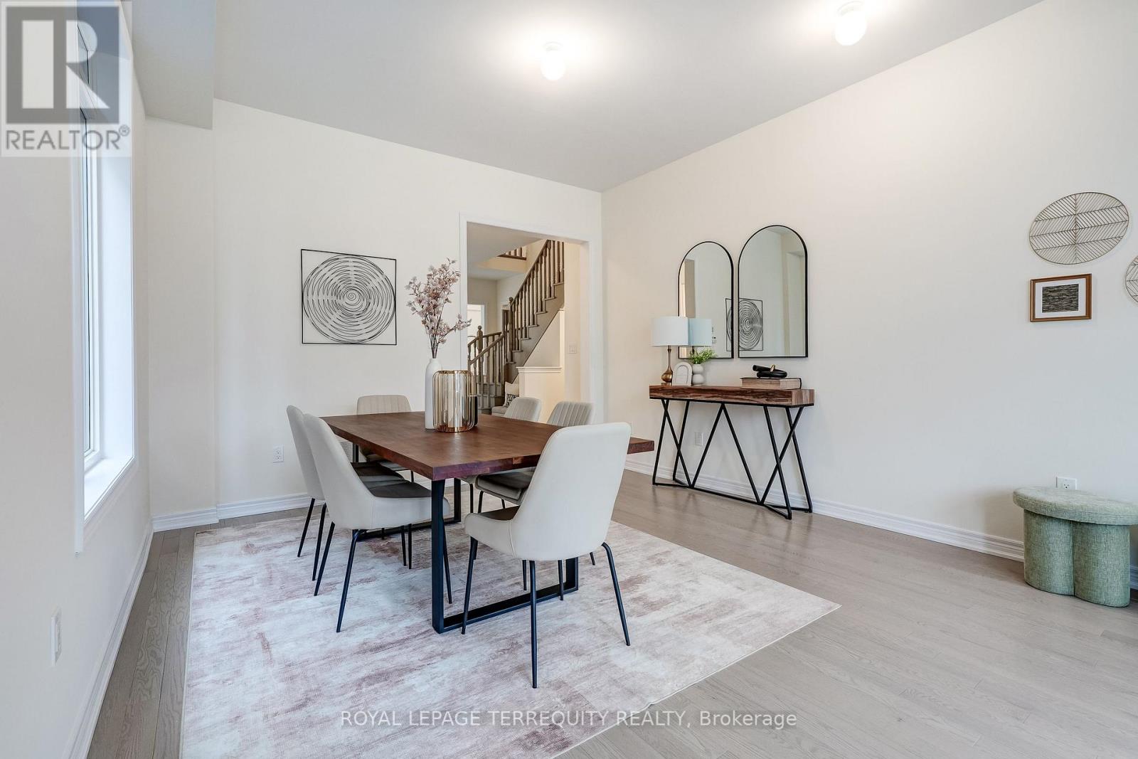 211 Fallharvest Way, Whitchurch-Stouffville, Ontario  L4A 5C2 - Photo 8 - N12480203