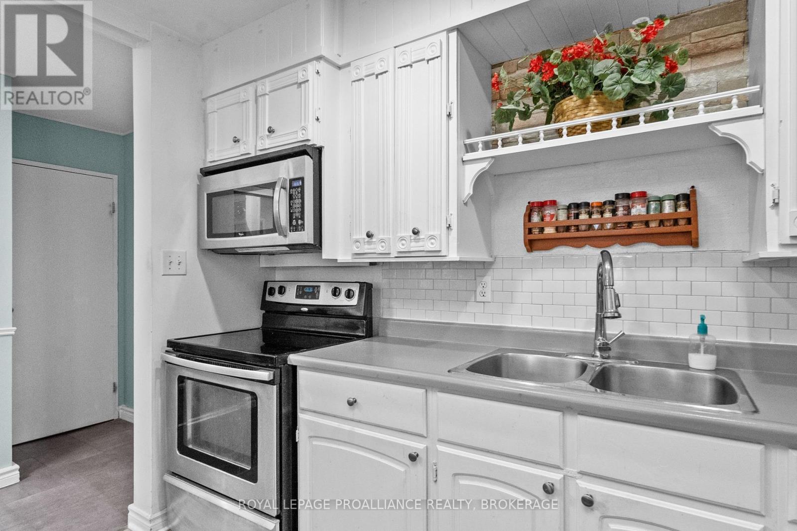 510 - 66 Greenview Drive, Kingston, Ontario  K7M 7C5 - Photo 9 - X12680882