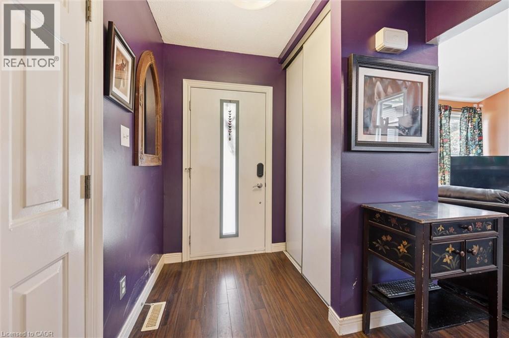 31 Saxony Circle, Cambridge, Ontario  N1S 4G6 - Photo 5 - 40822084