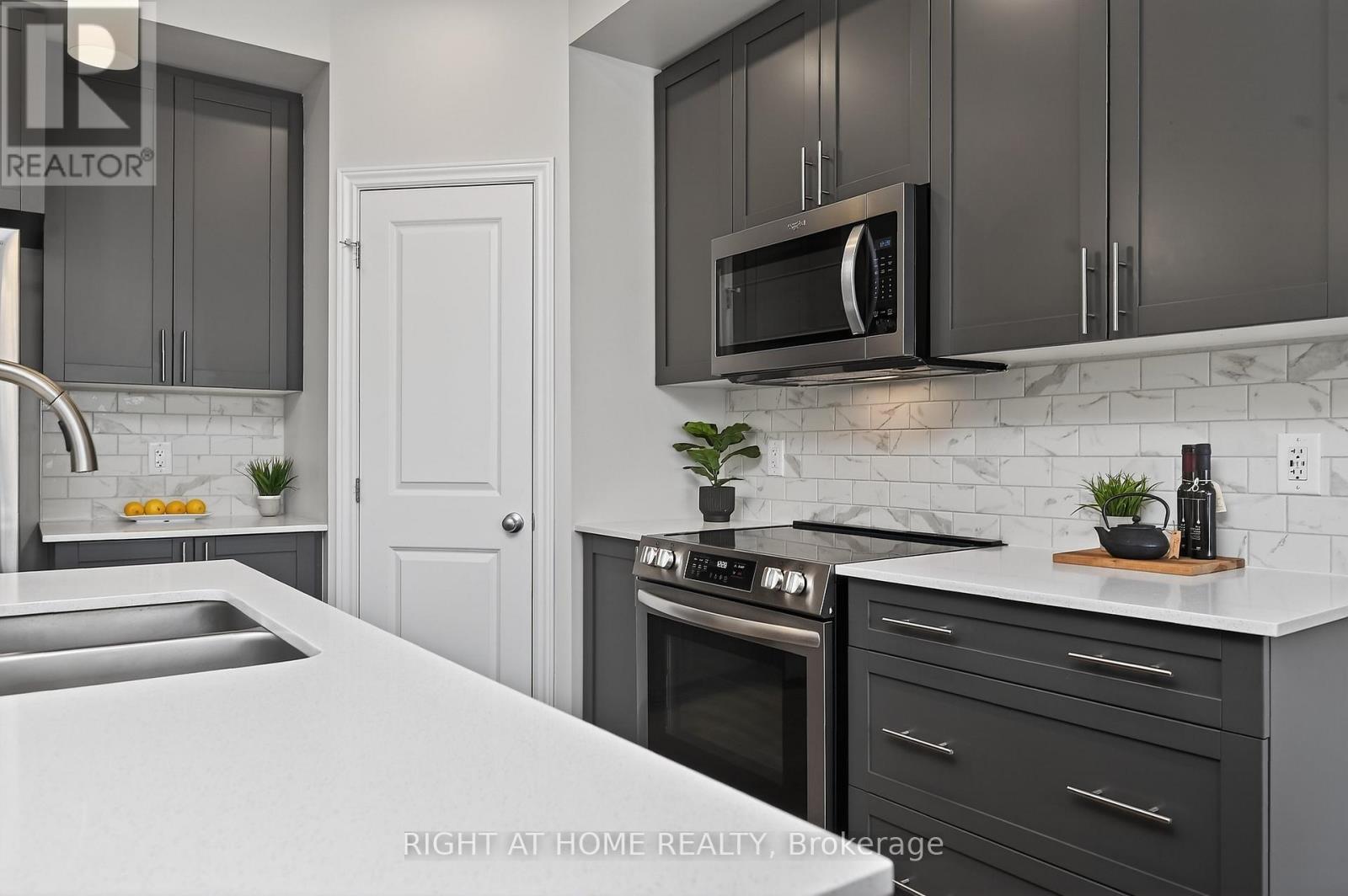 950 Cologne Street, Russell, Ontario  K0A 1W0 - Photo 7 - X12874364