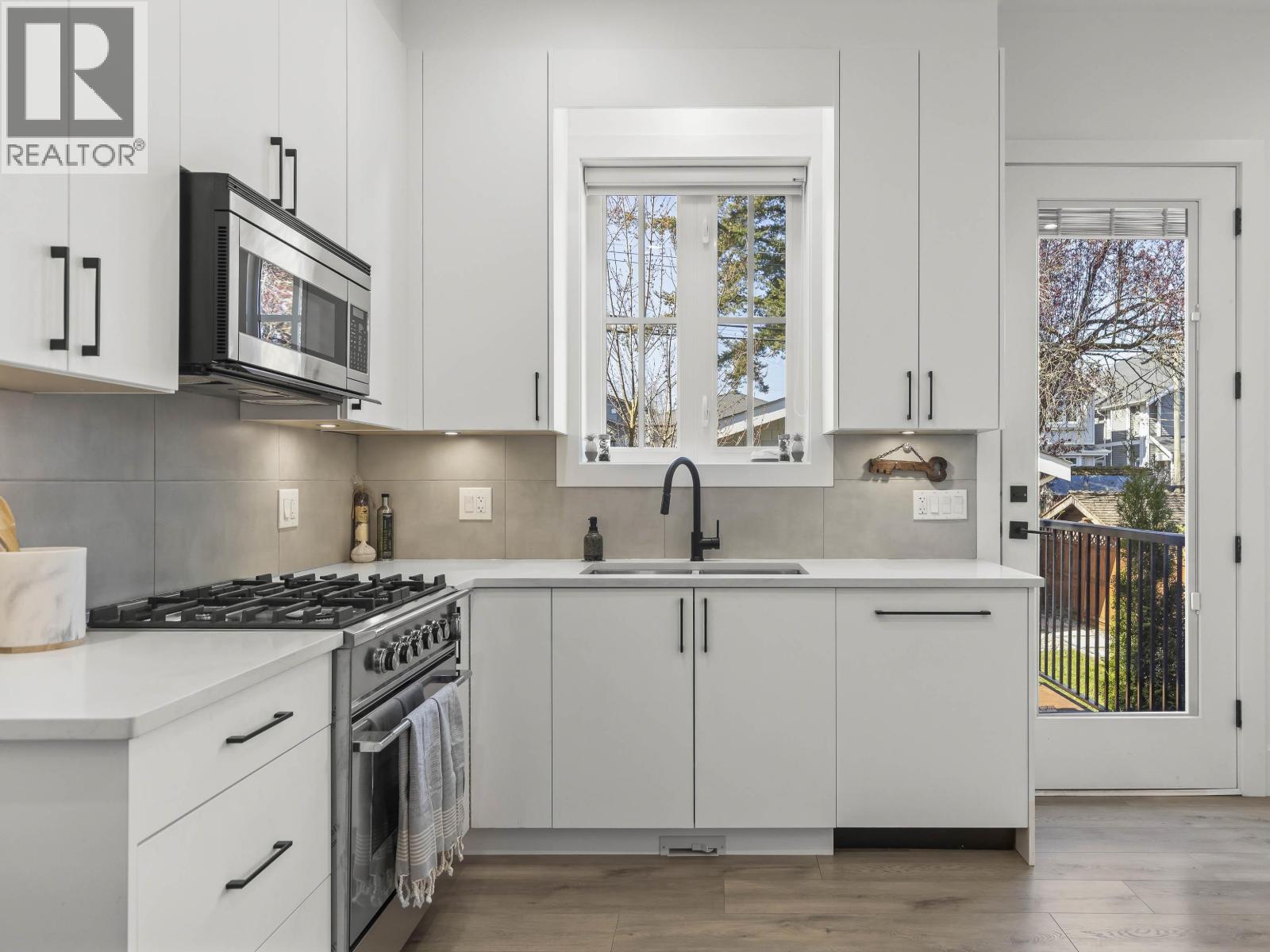 4327 Perry Street, Vancouver, British Columbia  V5N 3X6 - Photo 10 - R3109823