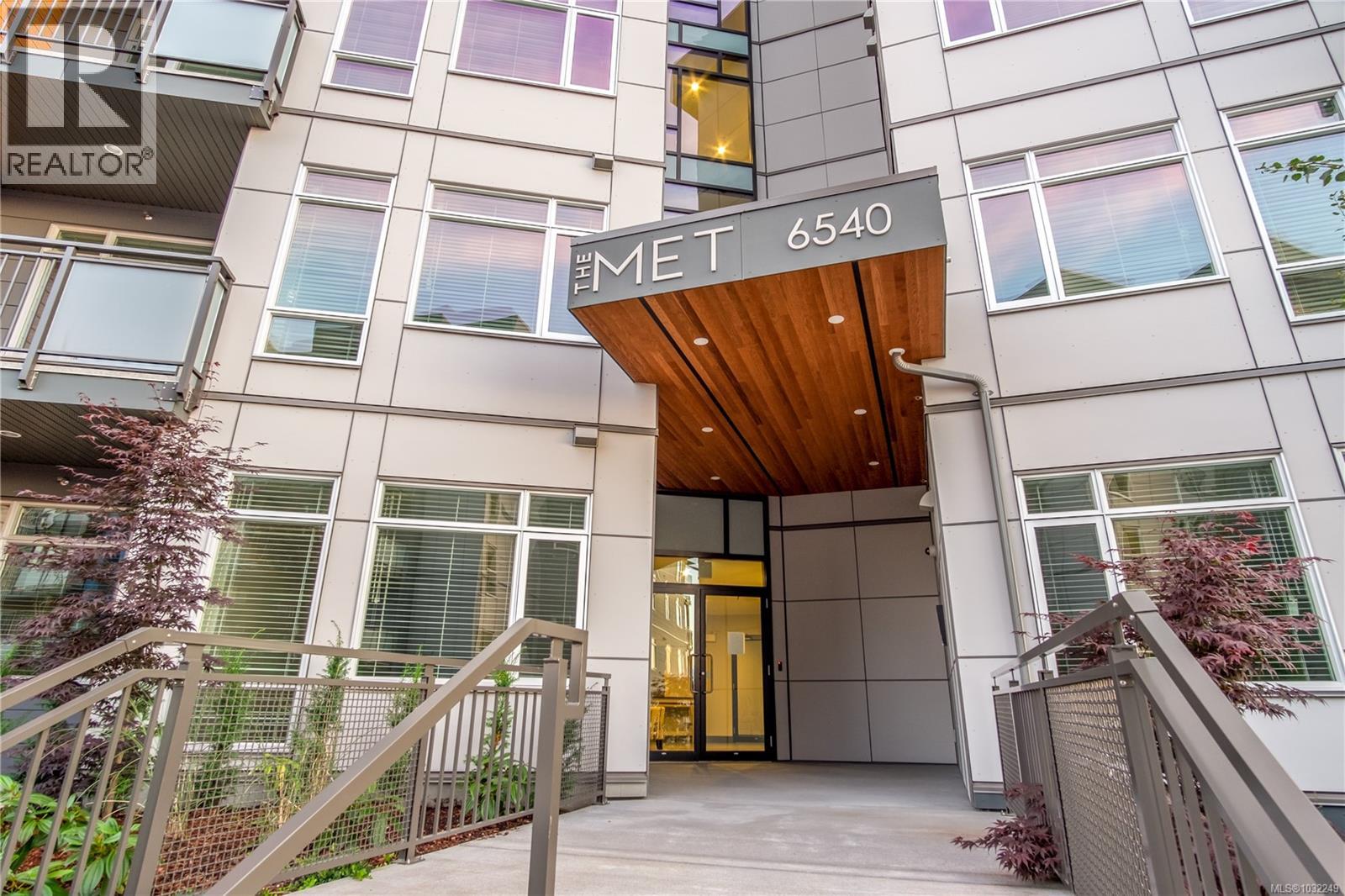 103 6540 Metral Dr, Nanaimo, British Columbia  V9T 0L8 - Photo 2 - 1032249