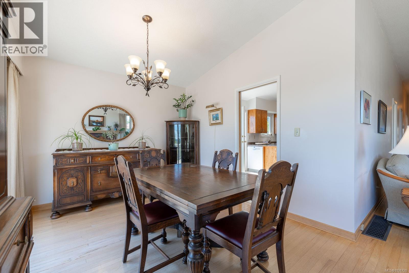 2419 Barbara Pl, Central Saanich, British Columbia  V8Z 5T6 - Photo 13 - 1031720