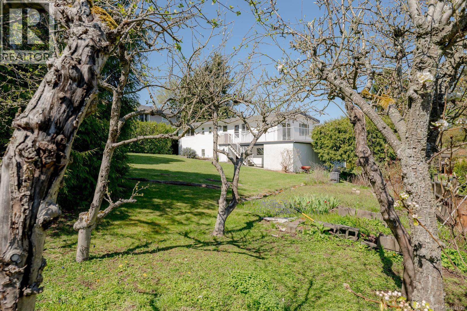 2419 Barbara Pl, Central Saanich, British Columbia  V8Z 5T6 - Photo 47 - 1031720