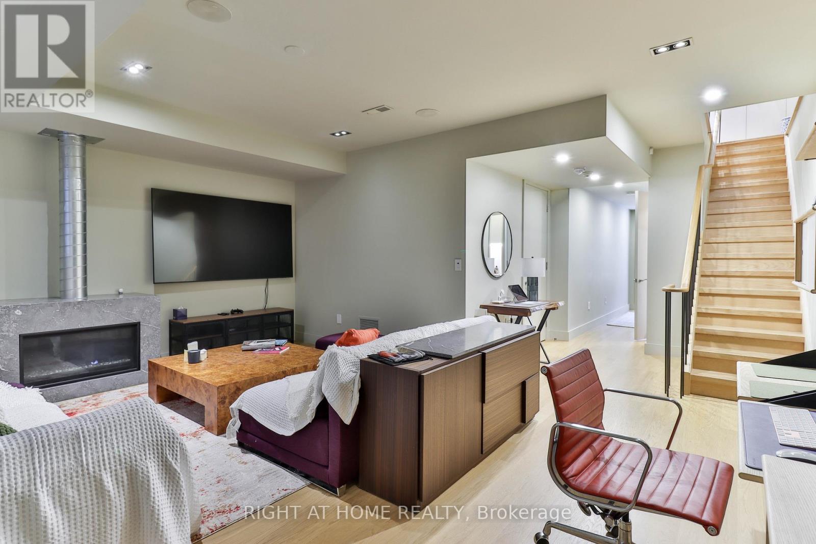 18 Mitchell Avenue, Toronto, Ontario  M6J 1B9 - Photo 25 - C12837568