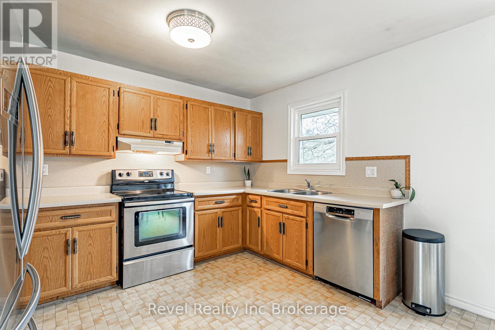 19 Dufferin Street, Ingersoll, Ontario  N5C 2E5 - Photo 8 - X13019780